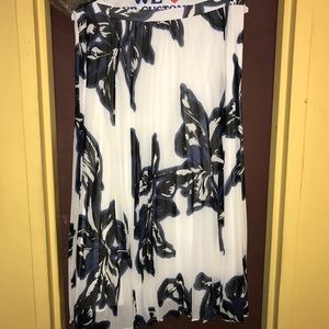Banana Republic Pleated Floral Skirt